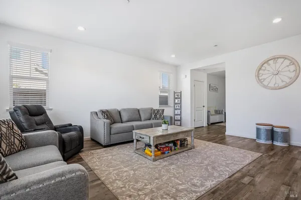 $760,000 | 1496 Imwalle Drive, Santa Rosa, CA 95401