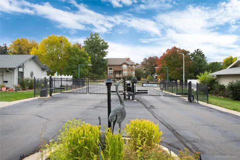 a picture of a building