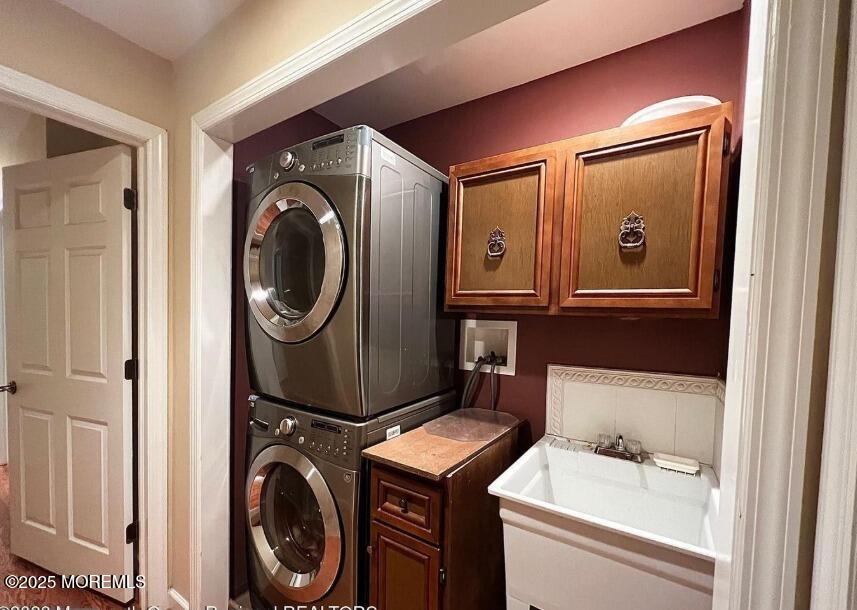 791 Harmony Road Jackson, NJ 08527 - Photo 10 of 16 a utility room with dryer and washer