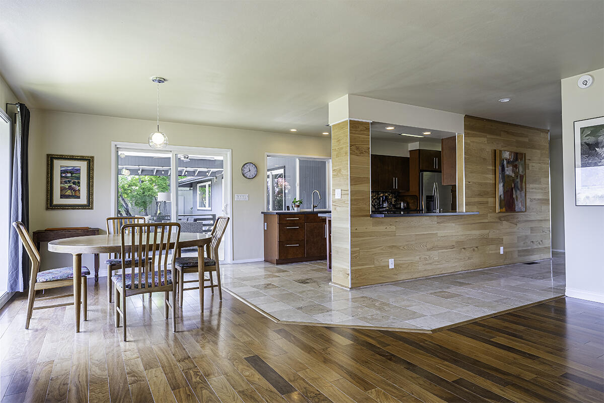 113 South Foothill Road Medford, OR 97504 - Photo 10 of 32 DSC07952-HDR-Edit