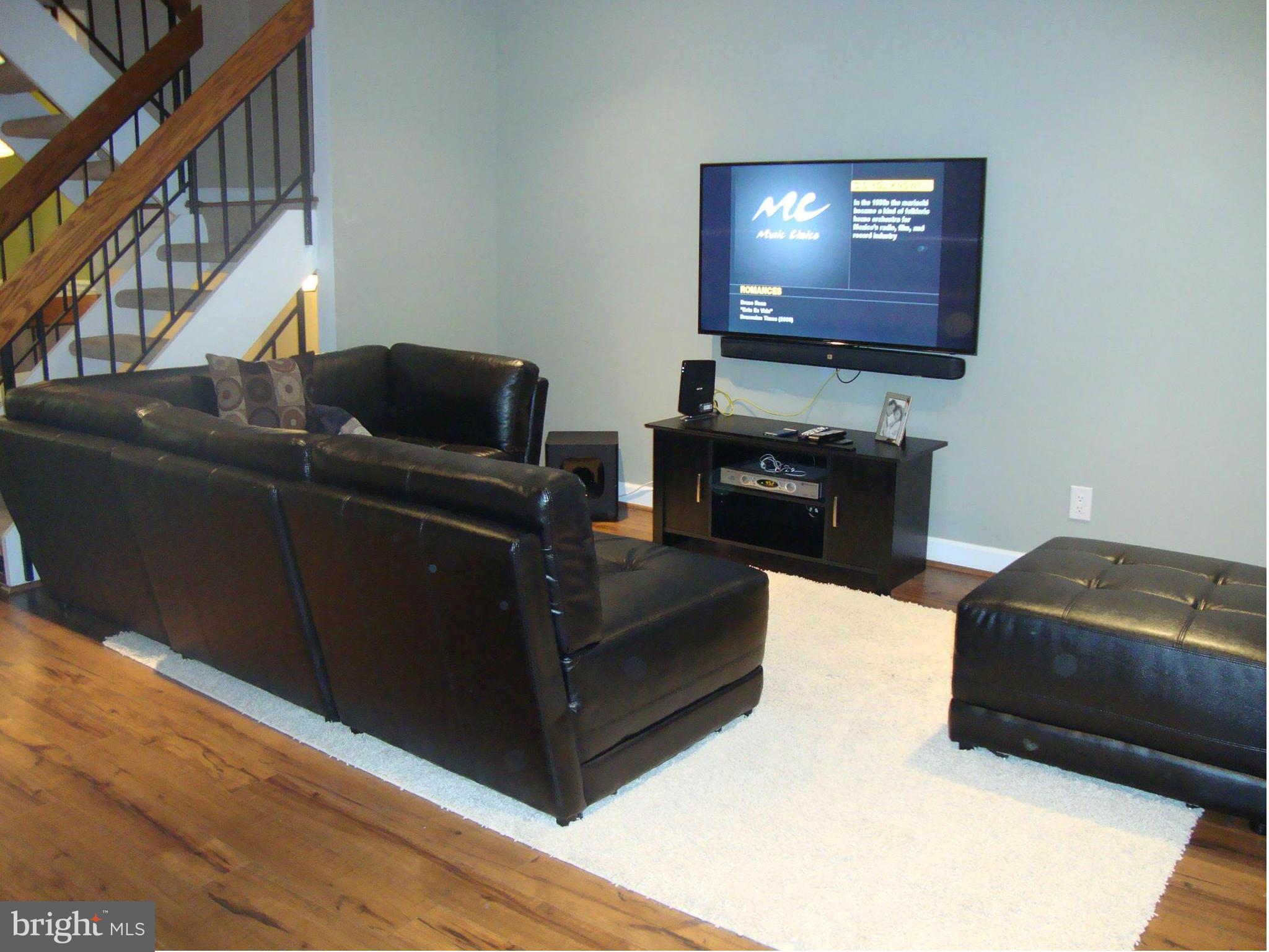 2188 Cartwright Place Reston, VA 20191 - Photo 14 of 23 Living Room