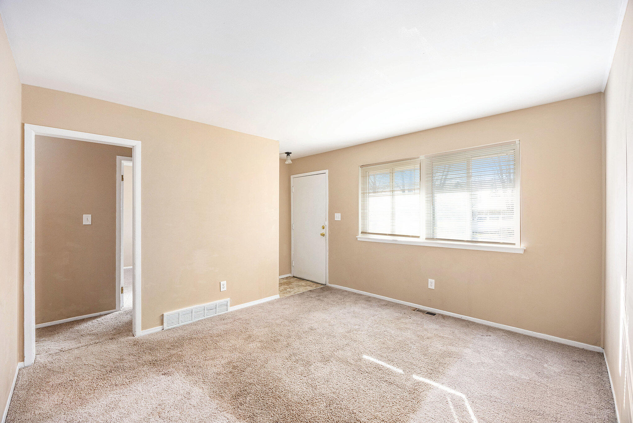 33505 Meldrum Street Chesterfield, MI 48047 - Photo 2 of 19 006_hp1a5760_795