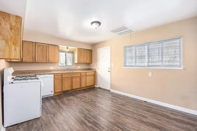 $179,000 | 33505 Meldrum Street, New Baltimore, MI 48047