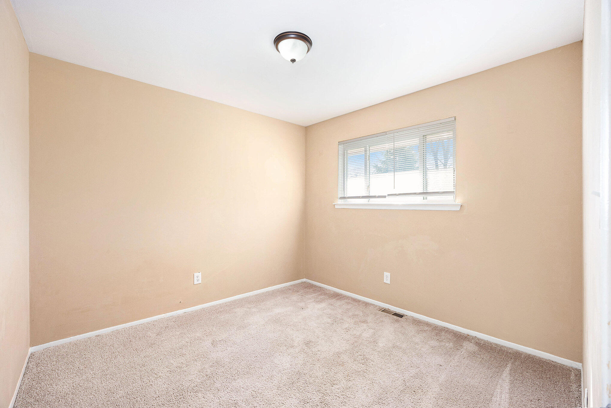 33505 Meldrum Street Chesterfield, MI 48047 - Photo 5 of 19 009_hp1a5762_993