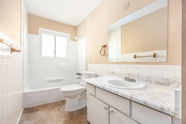 $179,000 | 33505 Meldrum Street, New Baltimore, MI 48047