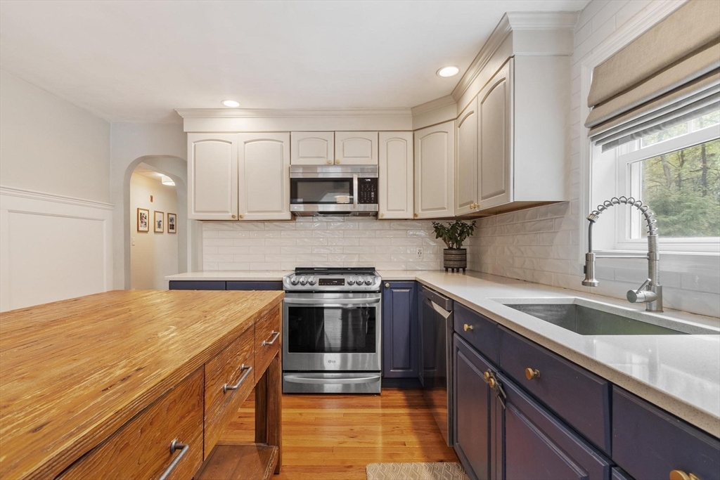 123 Plain Road Westford, MA 01886 - Photo 4 of 32 Gallery Image 4
