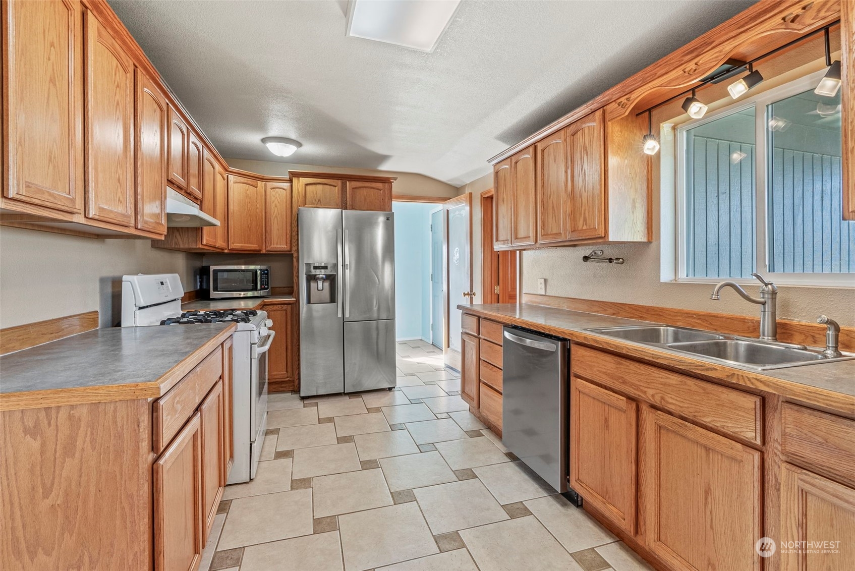 258 North Welcome Slough Road Cathlamet, WA 98612 - Photo 13 of 40 Gallery Image 13