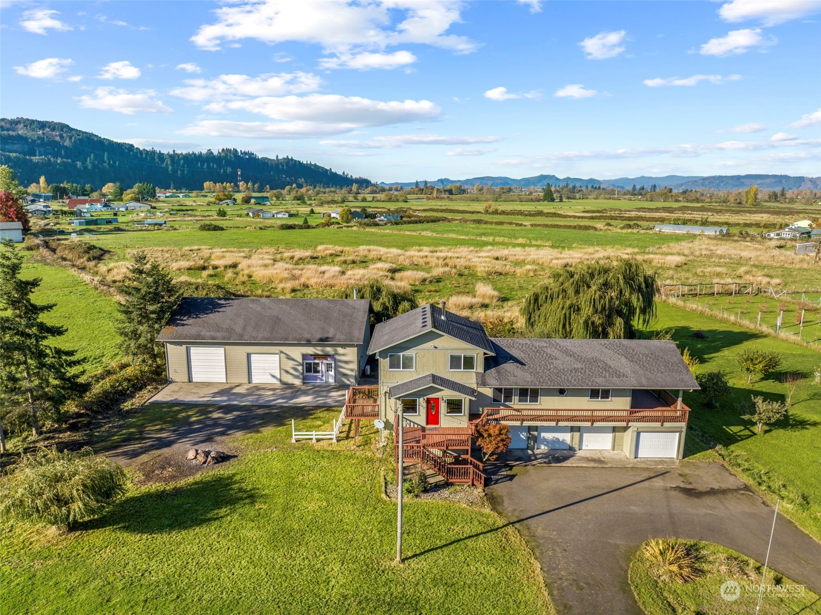 258 North Welcome Slough Road Cathlamet, WA 98612 - Photo 2 of 40 Gallery Image 2