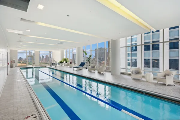 $585,000 | 340 East Randolph Street, Unit 1506, Chicago, IL 60601