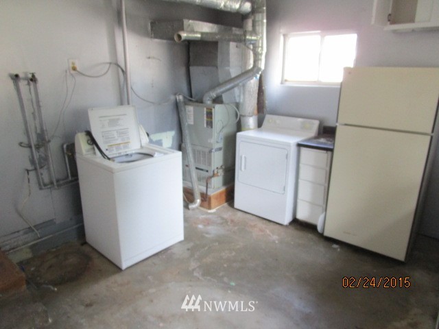 910 Edmonds Avenue Northeast Renton, WA 98056 - Photo 13 of 16