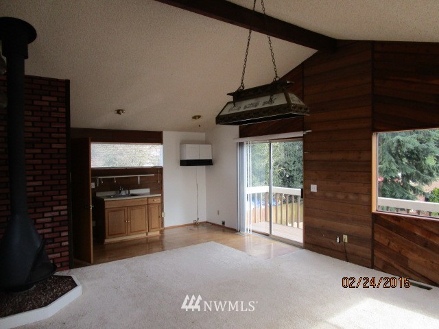 910 Edmonds Avenue Northeast Renton, WA 98056 - Photo 5 of 16