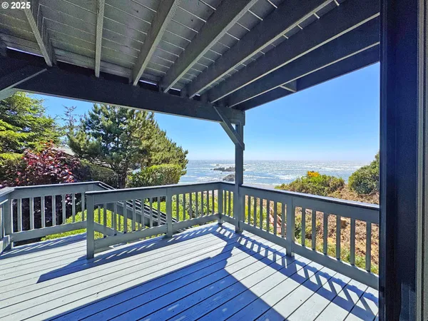 $1,198,000 | 15422 Southwind Lane, Brookings, OR 97415