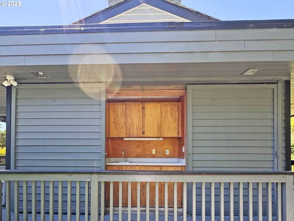 $1,198,000 | 15422 Southwind Lane, Brookings, OR 97415