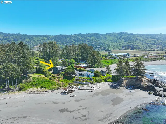 a front view of house with yard