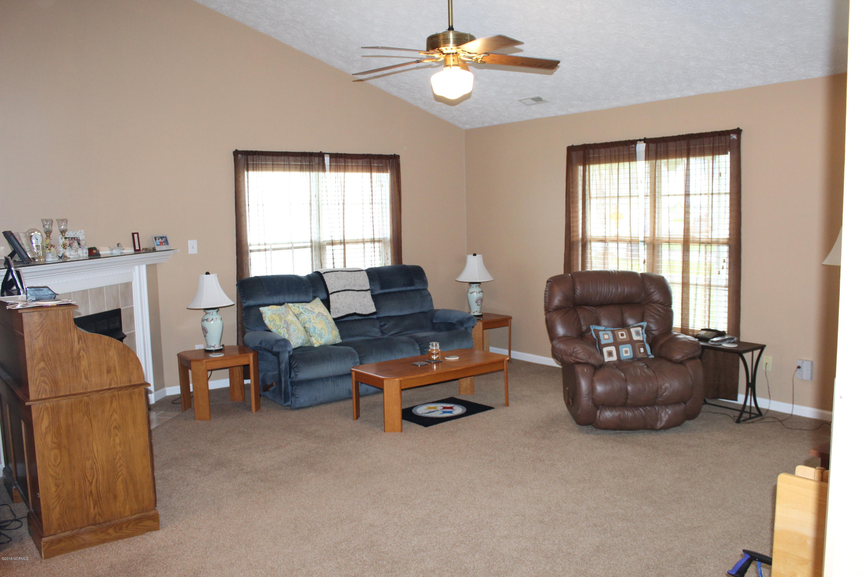 305 Foxhall Road Newport, NC 28570 - Photo 3 of 32 Living Room View 1