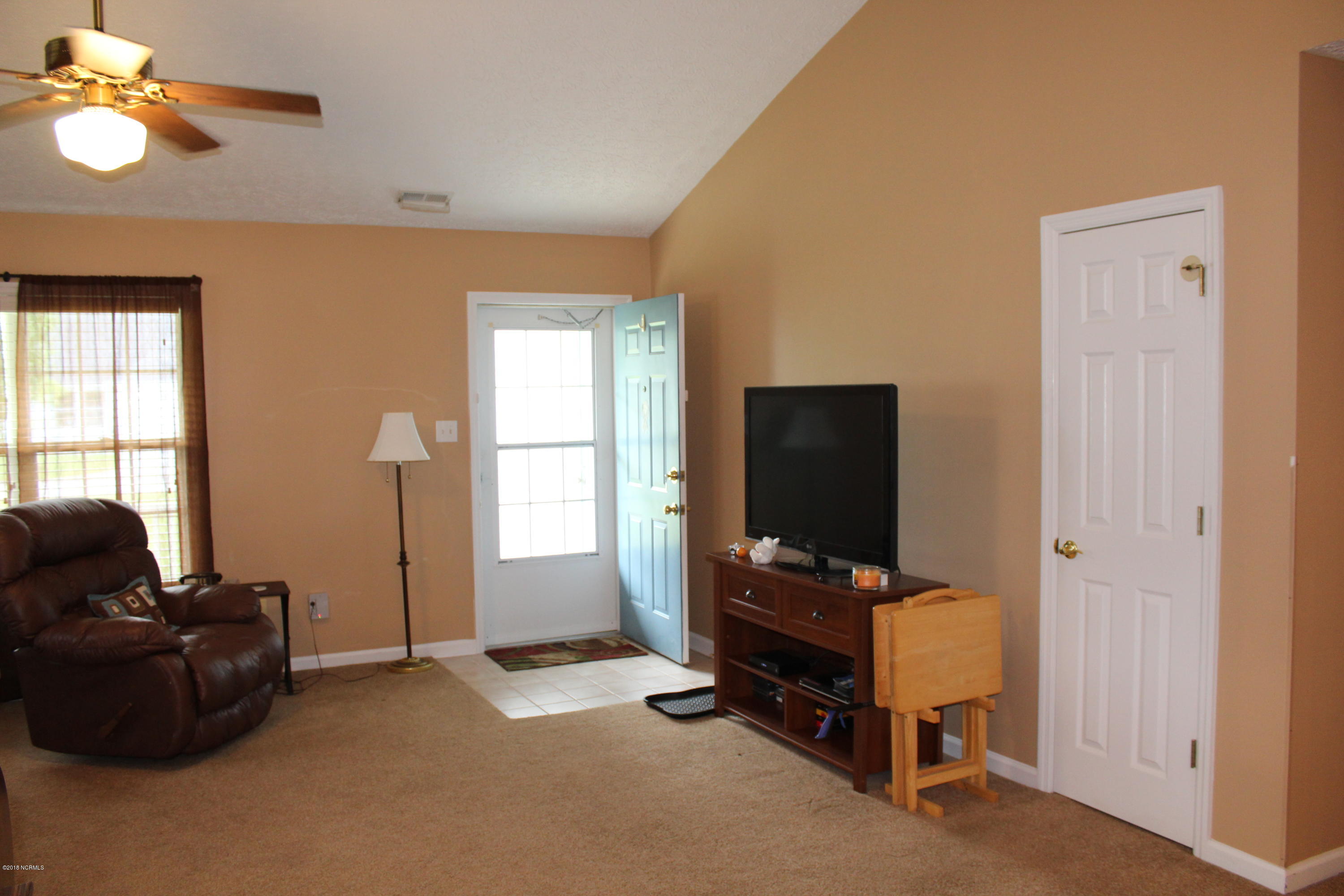 305 Foxhall Road Newport, NC 28570 - Photo 4 of 32 Living Room View 2