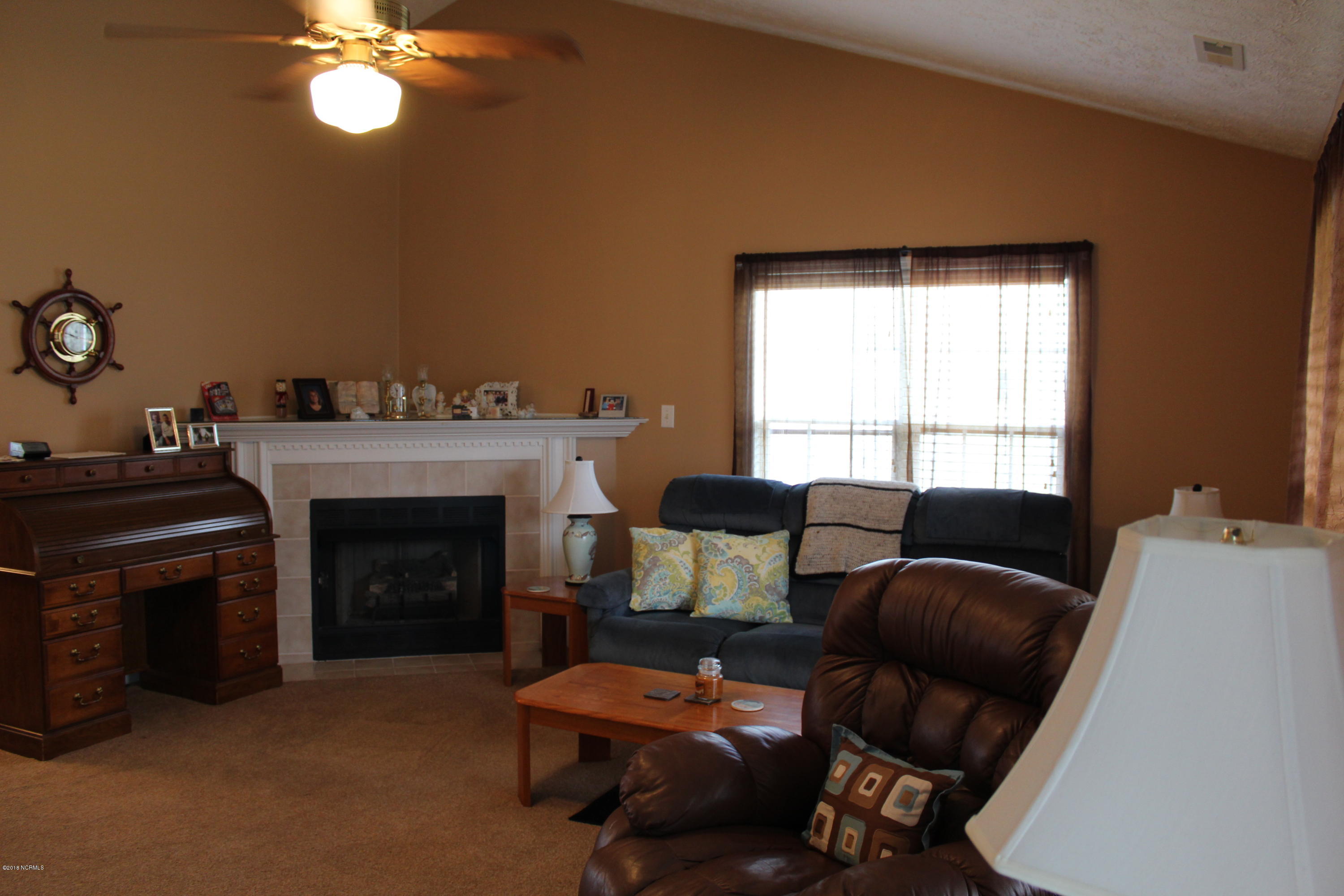 305 Foxhall Road Newport, NC 28570 - Photo 6 of 32 Living Room View 3