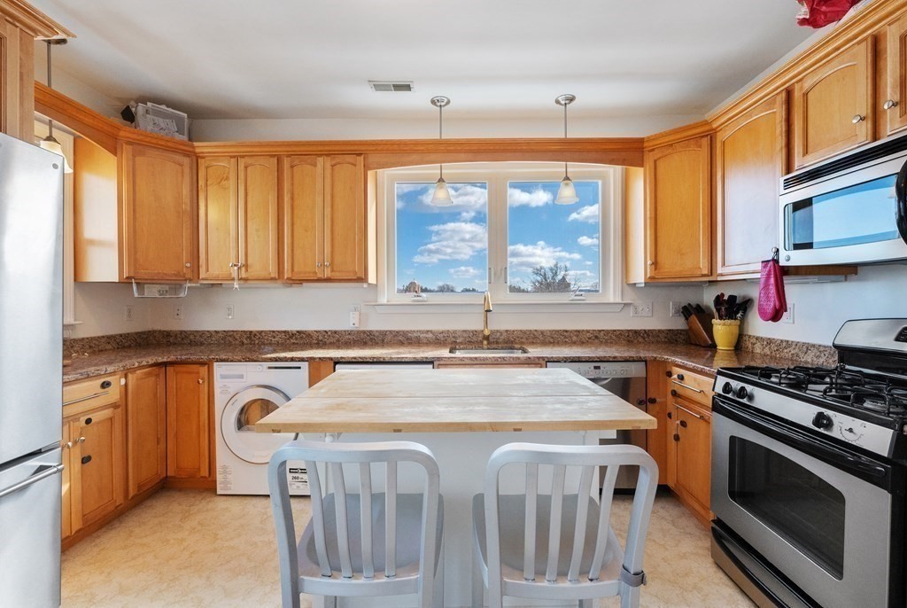7 Lloyd Road, Unit 7 Watertown, MA 02472 - Photo 18 of 30 Gallery Image 18