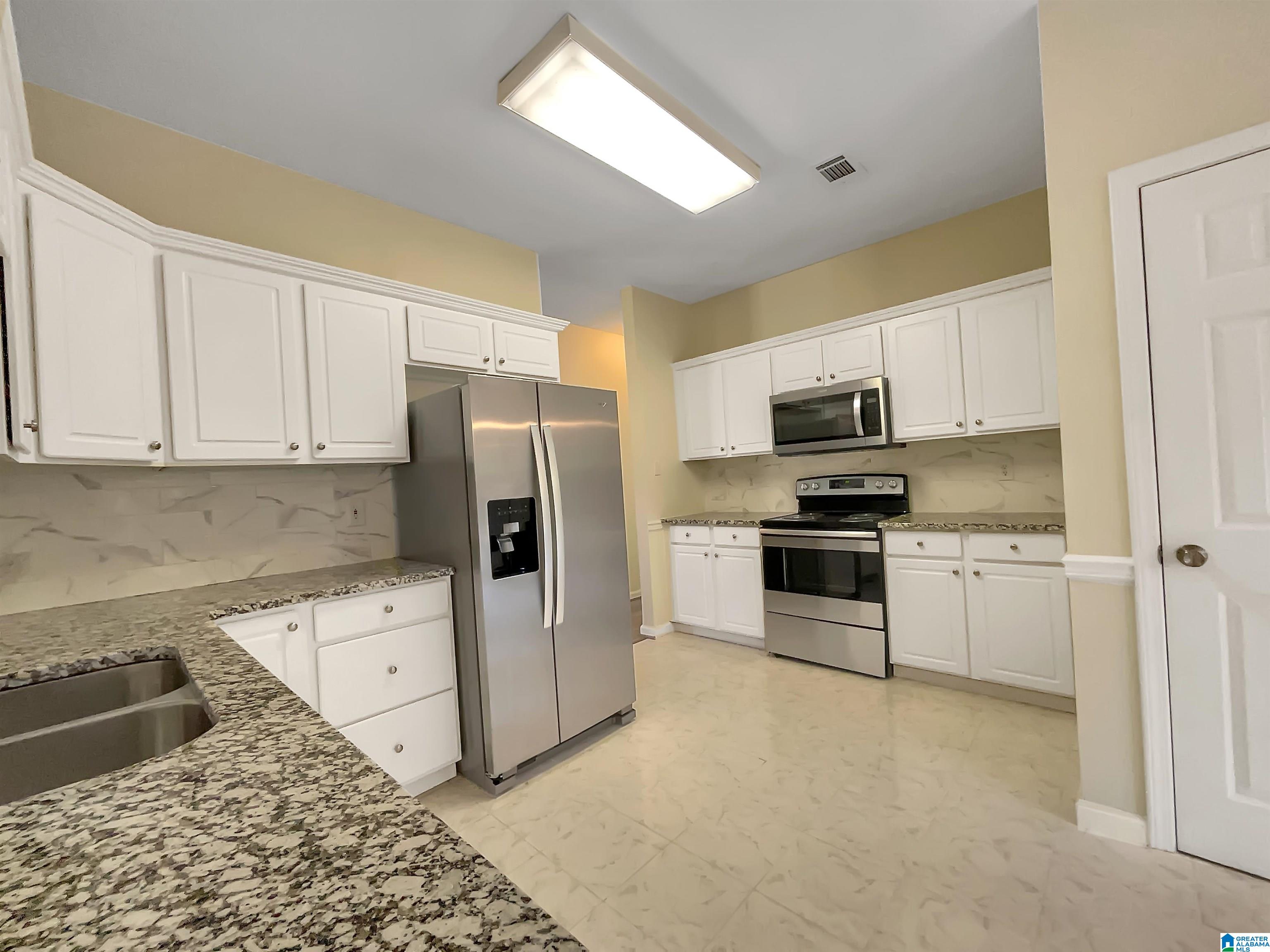 400 Wynlake Lane Alabaster, AL 35007 - Photo 4 of 20