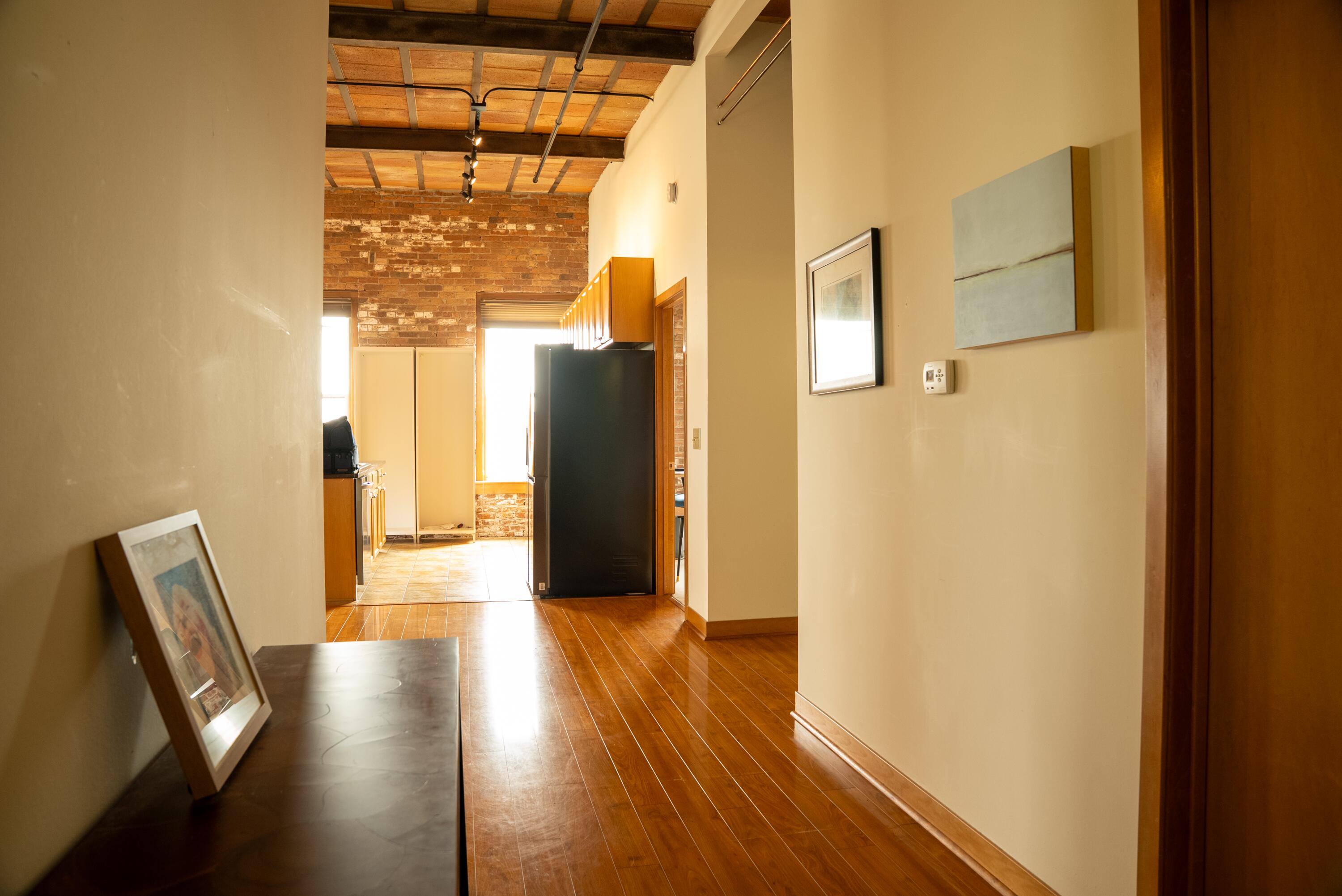 720 South Marquette Street, Unit 417 Racine, WI 53403 - Photo 2 of 11 Entryway