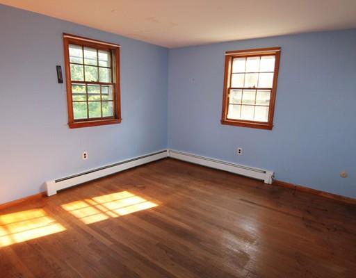 31 Dudley Road Billerica, MA 01821 - Photo 9 of 20 an empty room with a window