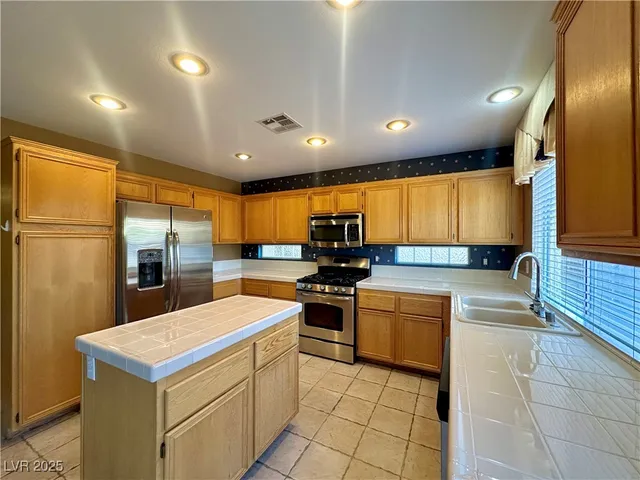 $2,450 | 2705 Sweet Willow Lane, Las Vegas, NV 89135