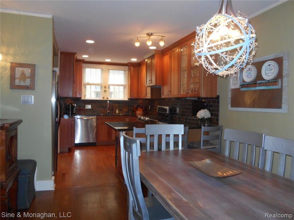 404 Fisher Road Grosse Pointe, MI 48230 - Photo 8 of 42 DSCN1481.JPG