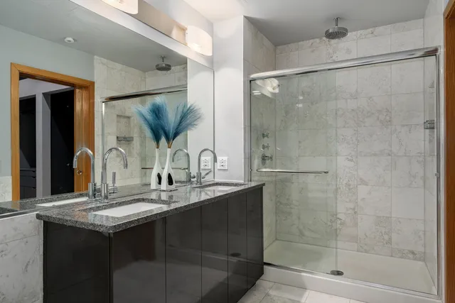 $700,000 | 333 West Hubbard Street, Unit 713, Chicago, IL 60654