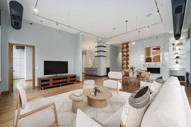 $700,000 | 333 West Hubbard Street, Unit 713, Chicago, IL 60654