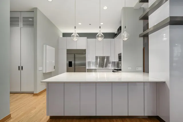 $700,000 | 333 West Hubbard Street, Unit 713, Chicago, IL 60654