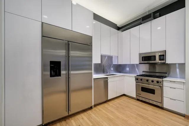 $700,000 | 333 West Hubbard Street, Unit 713, Chicago, IL 60654