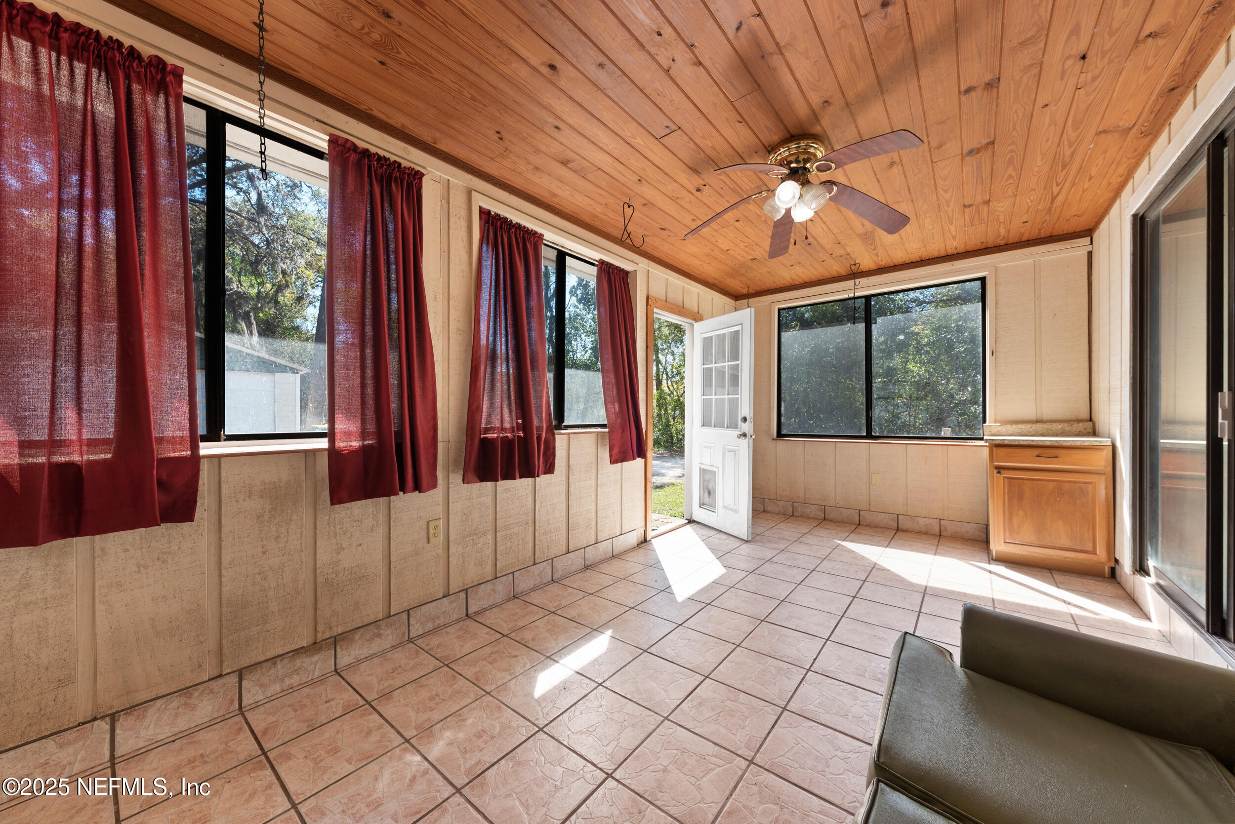 2357 Davis Road Jacksonville, FL 32218 - Photo 22 of 28 a view of a interior of the house