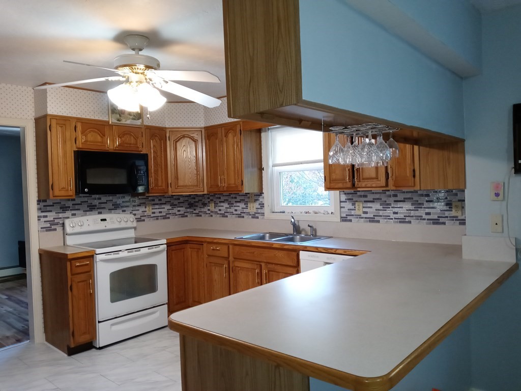 77 Botany Bay Road, Unit 122 Worcester, MA 01602 - Photo 9 of 22 Gallery Image 9
