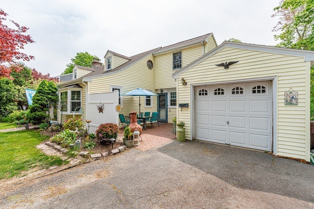 34 Longfellow Road Reading, MA 01867 - Photo 2 of 41 Gallery Image 2