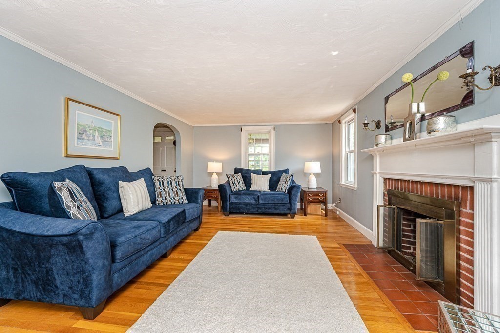 34 Longfellow Road Reading, MA 01867 - Photo 7 of 41 Gallery Image 7