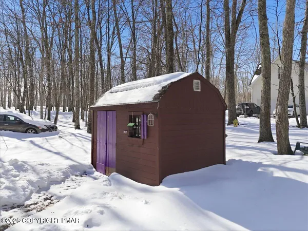 $399,000 | 5124 Hickory Lane, East Stroudsburg, PA 18302