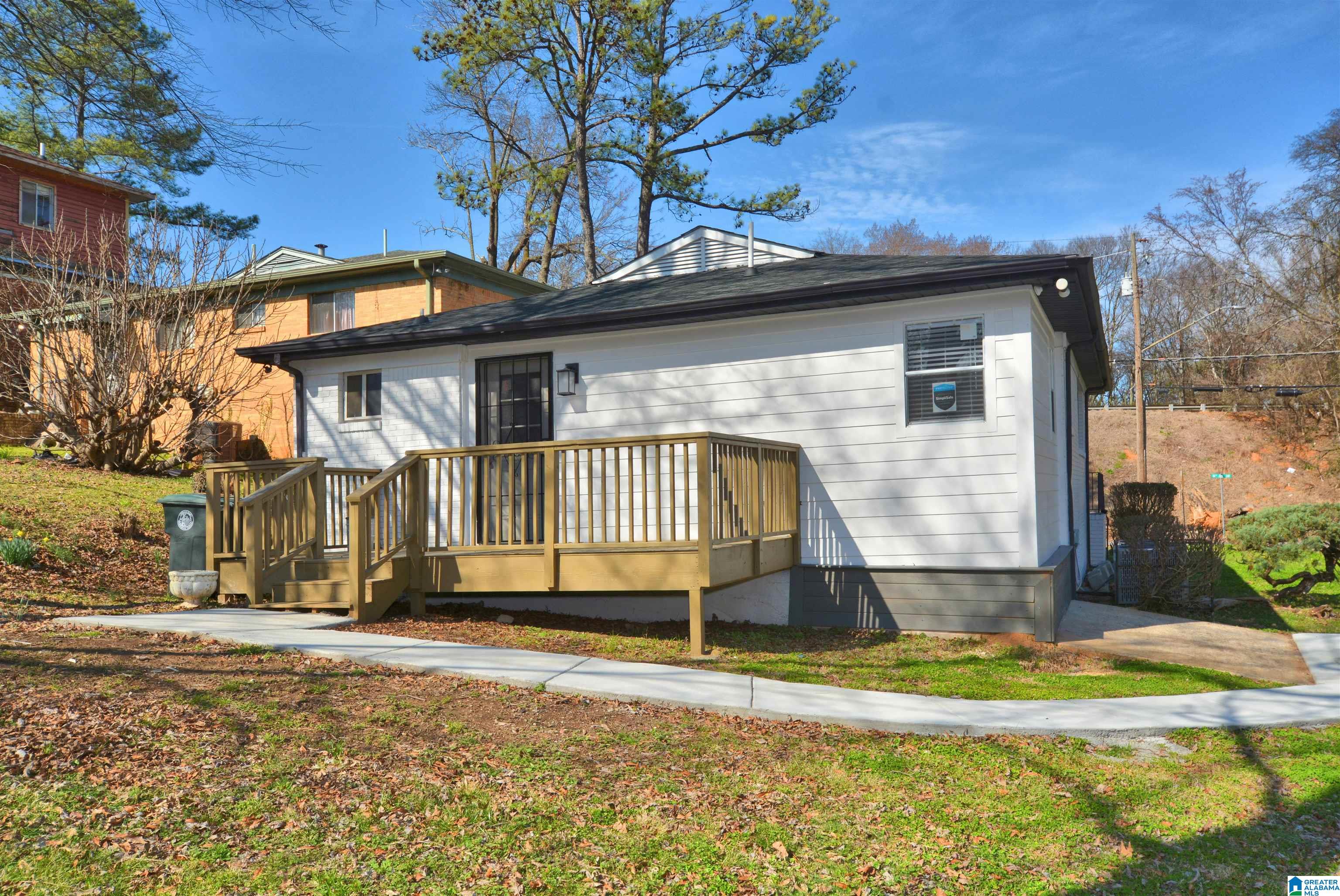 325 16th Avenue Southwest Birmingham, AL 35211 - Photo 5 of 34
