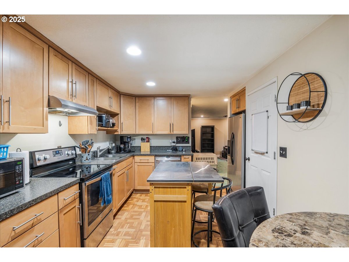 37675 Sandy Heights Street Sandy, OR 97055 - Photo 12 of 30 Gallery Image 12
