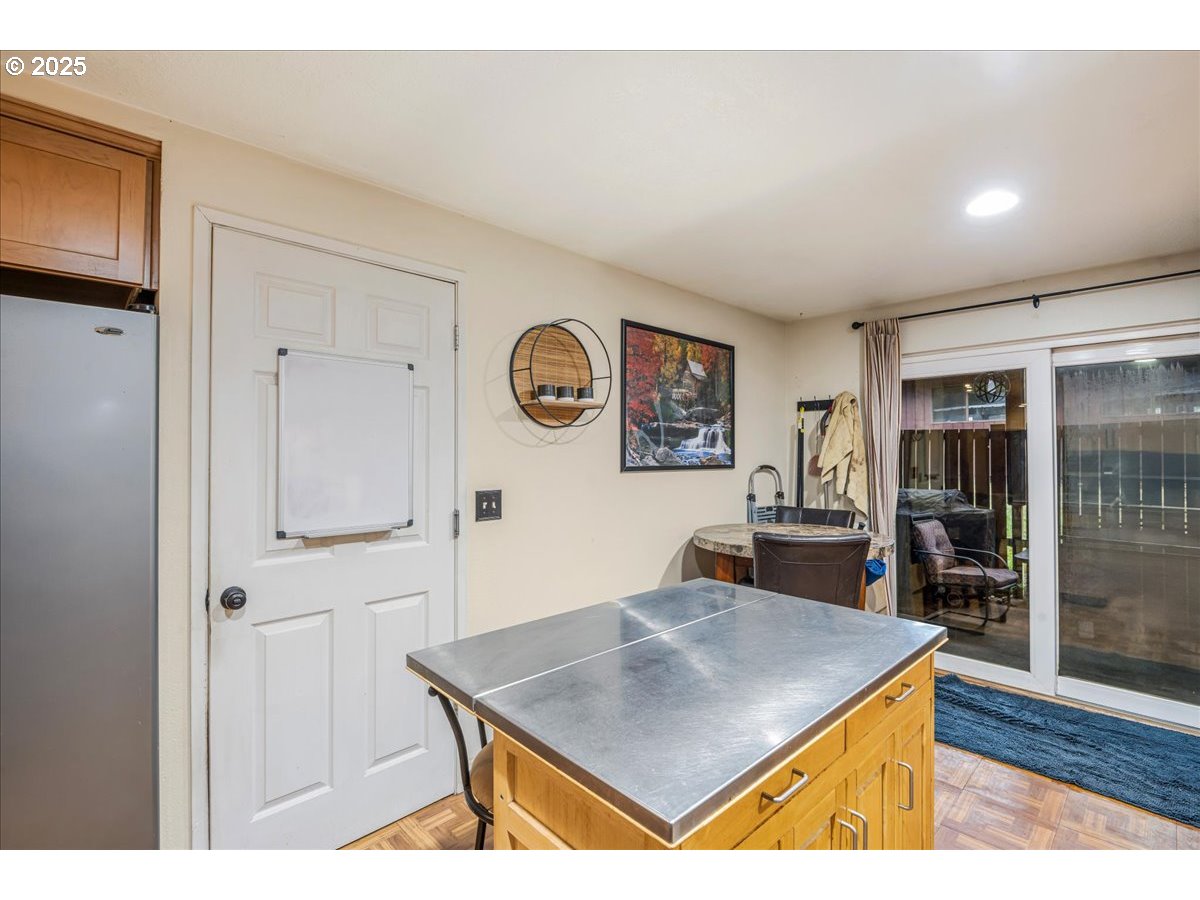37675 Sandy Heights Street Sandy, OR 97055 - Photo 10 of 30 Gallery Image 10