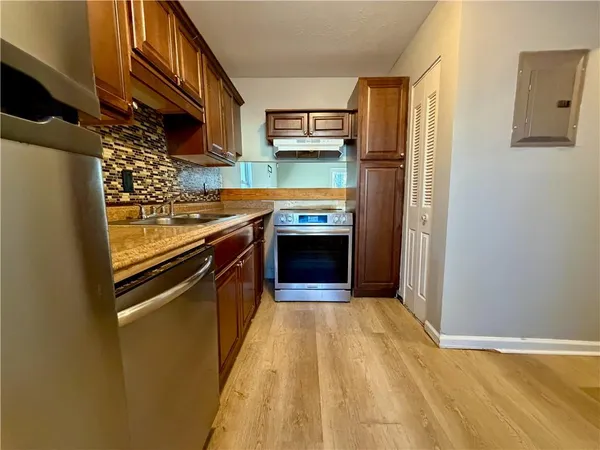 $1,395 | 1911 Shenandoah Valley Lane Southeast, Smyrna, GA 30080