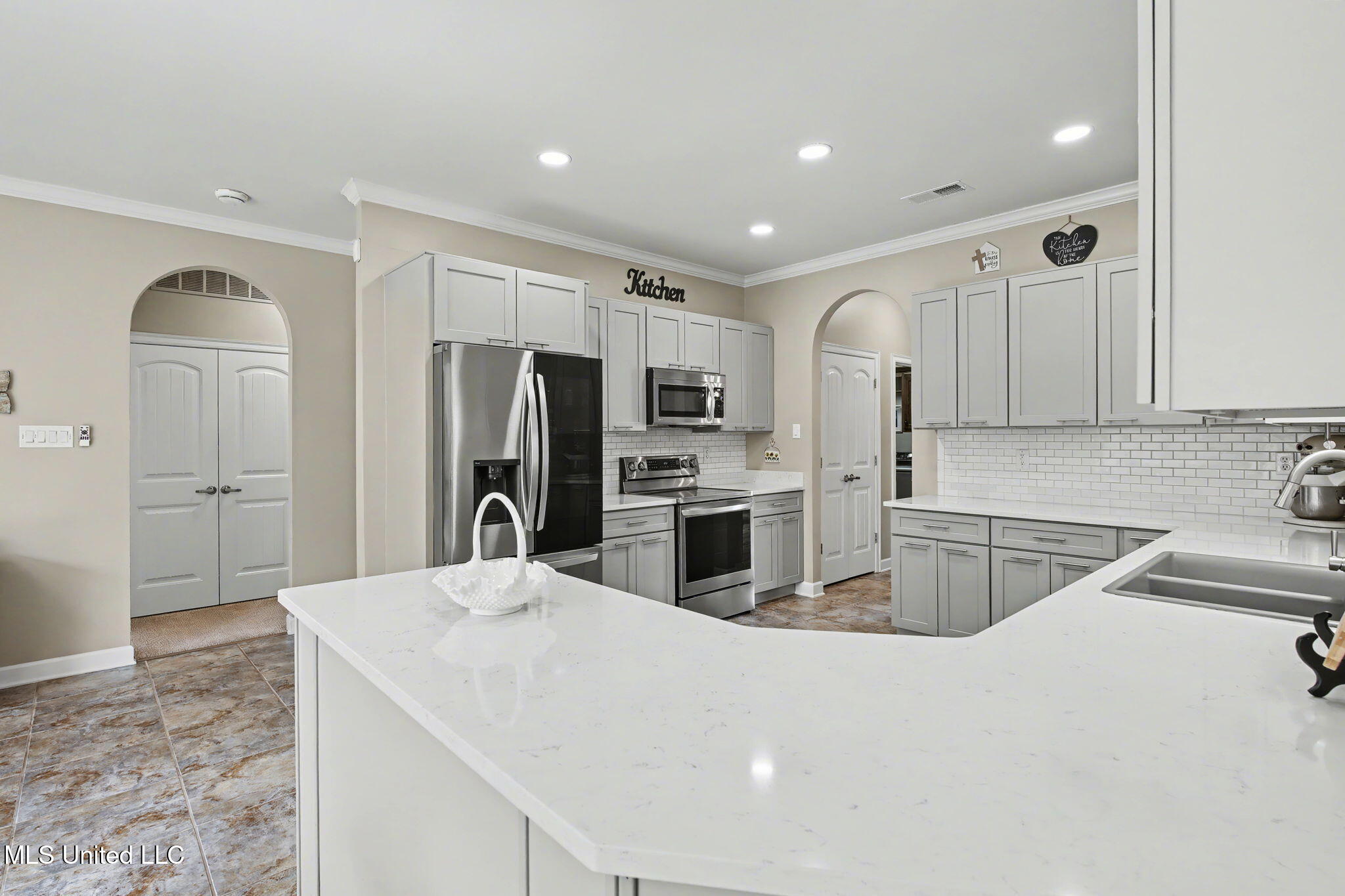 14185 Chapel Ridge Trail Olive Branch, MS 38654 - Photo 12 of 42 Kitchen