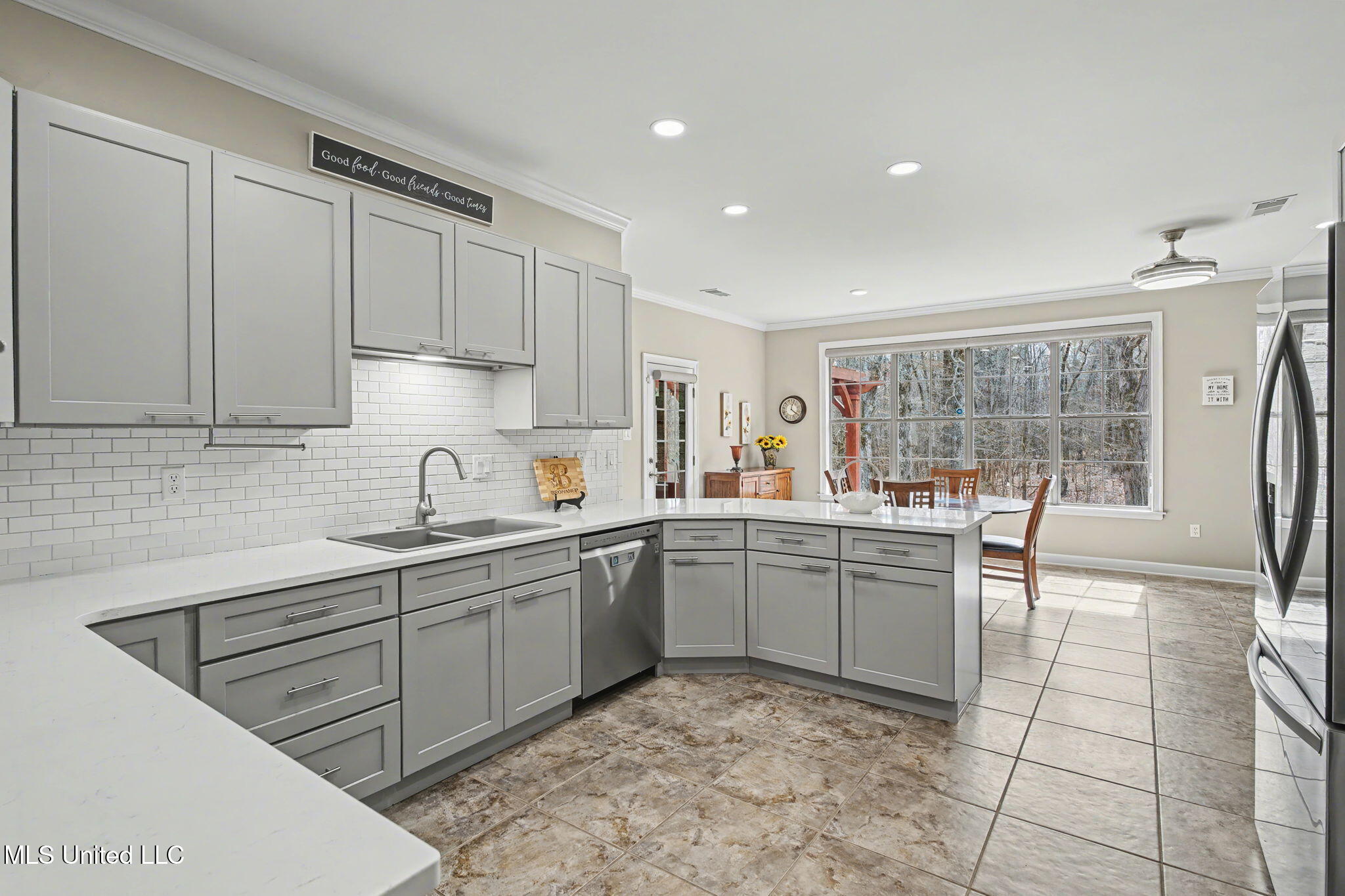 14185 Chapel Ridge Trail Olive Branch, MS 38654 - Photo 2 of 42 Kitchen