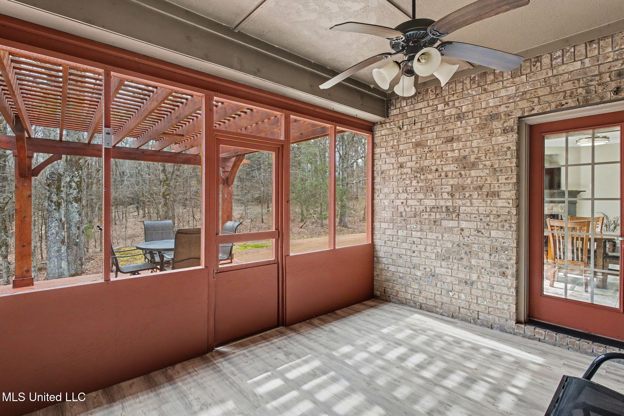 14185 Chapel Ridge Trail Olive Branch, MS 38654 - Photo 33 of 42 Screened Patio