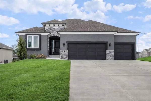 $610,000 | 19485 West 202nd St Spring Hill, Spring Hill, KS 66083