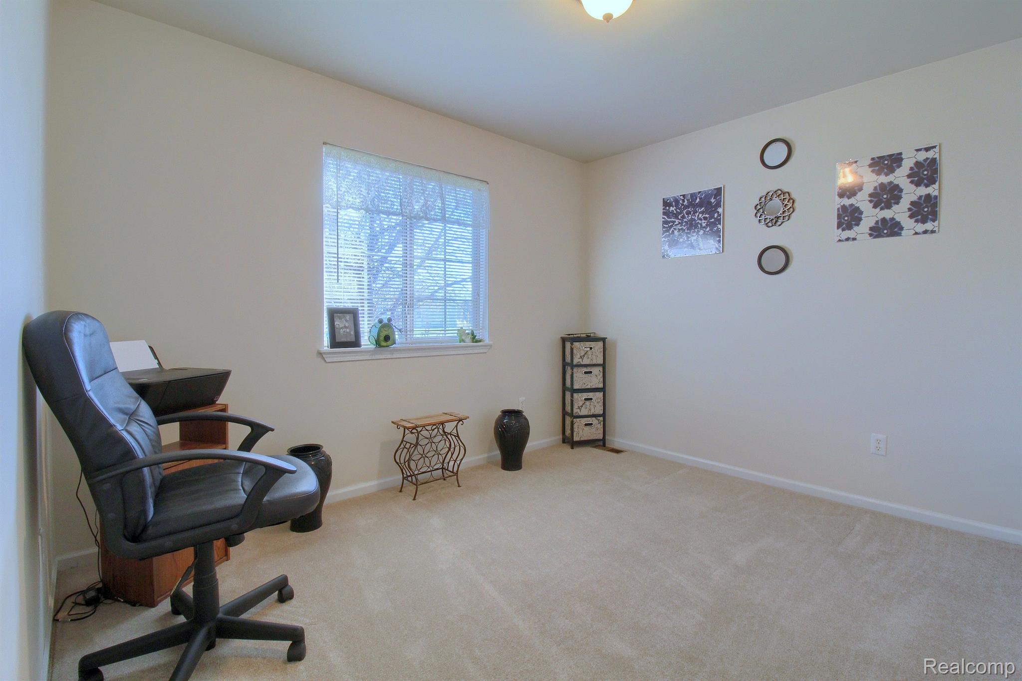 26151 Frankfort Road New Boston, MI 48164 - Photo 16 of 25 Gallery Image 16