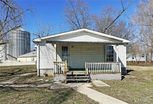 $64,950 | 300 East Ellis Street, Summerfield, IL 62289