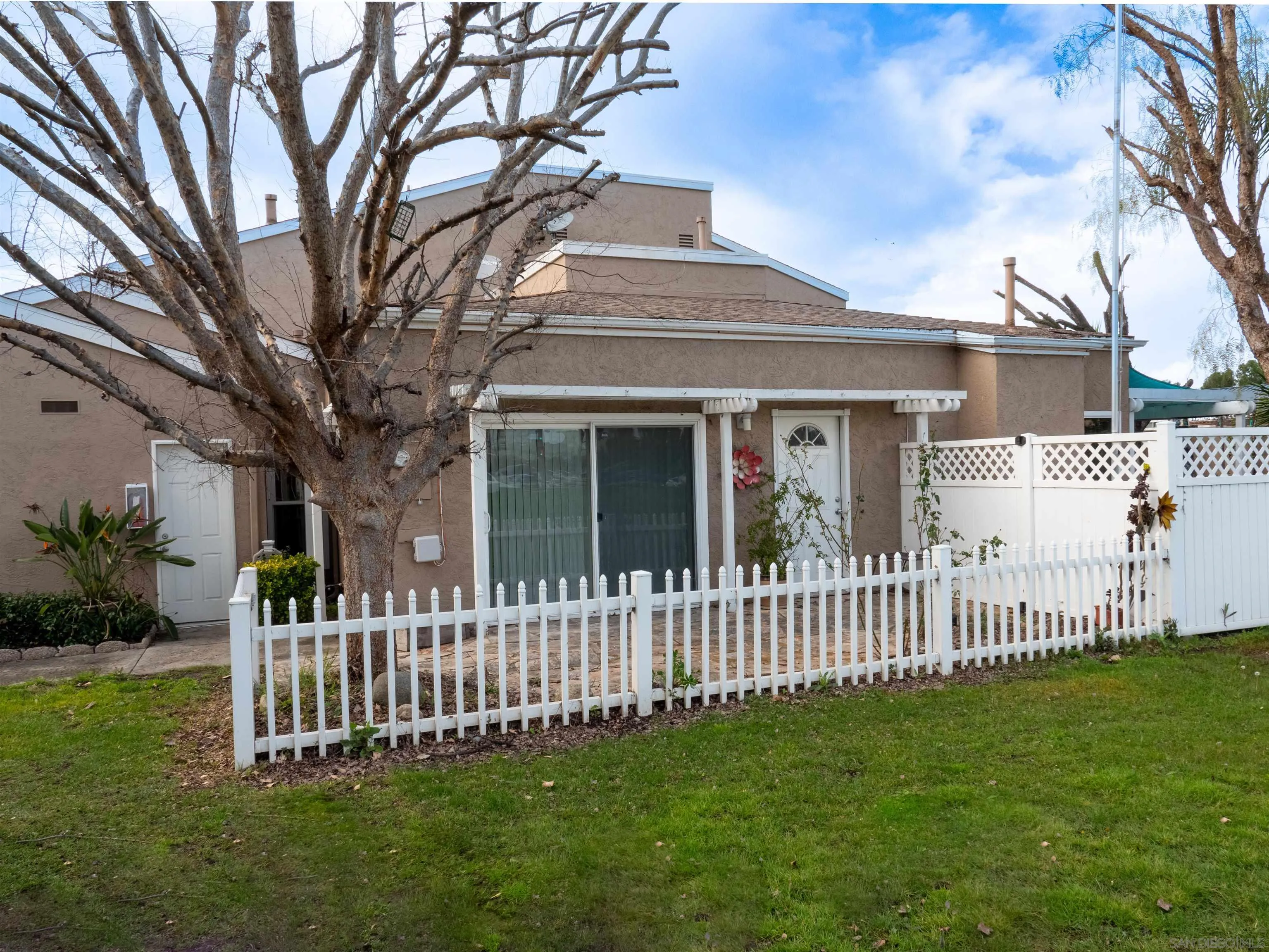 44511 La Paz Road Temecula, CA 92592 - Photo 2 of 25 Gallery Image 2