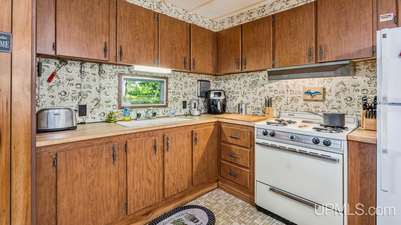 8923 25 Rd Garden Garden, MI 49835 - Photo 11 of 21