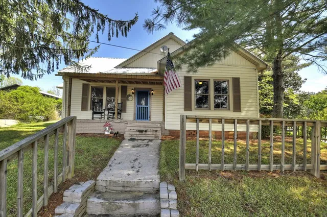 $314,900 | 102 Riverview Street, Copperhill, TN 37317