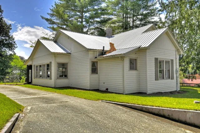 $314,900 | 102 Riverview Street, Copperhill, TN 37317